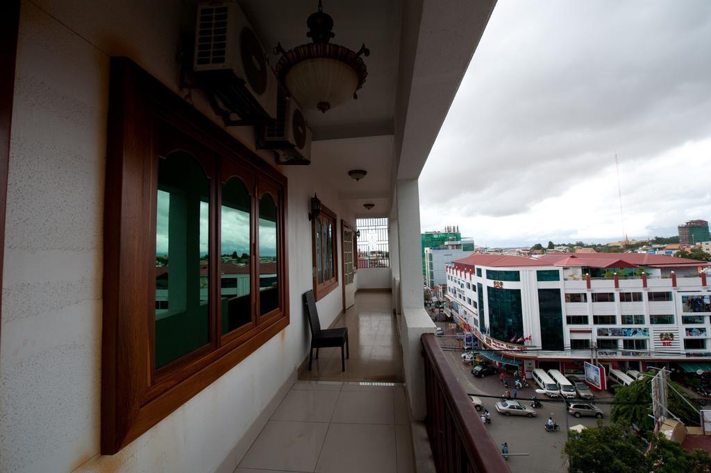 Wei Si Deng Hotel & Restaurant Phnom Penh Exterior photo